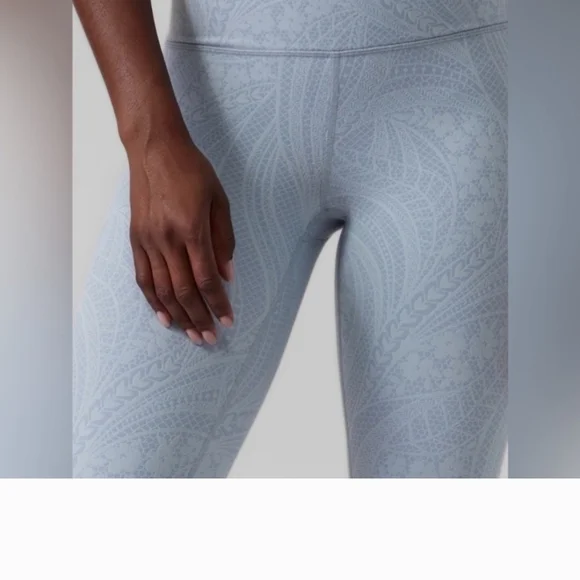Athleta Elation Textured Leggings in Gray - Picture 2 of 8